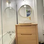 Dans Résidence, Piscine Lagon, Tennis Et Aire De Jeux Fréjus