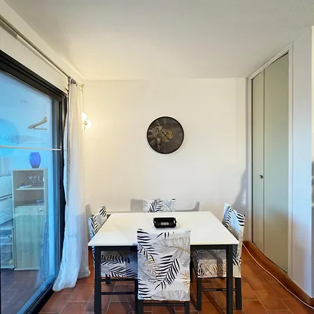 Dans Residence, Piscine Lagon, Tennis Et Aire De Jeux * Frejus