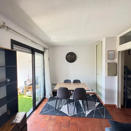 Dans Residence, Piscine Lagon, Tennis Et Aire De Jeux *