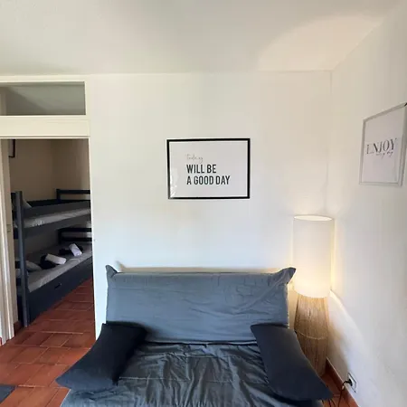Dans Residence, Piscine Lagon, Tennis Et Aire De Jeux Fréjus