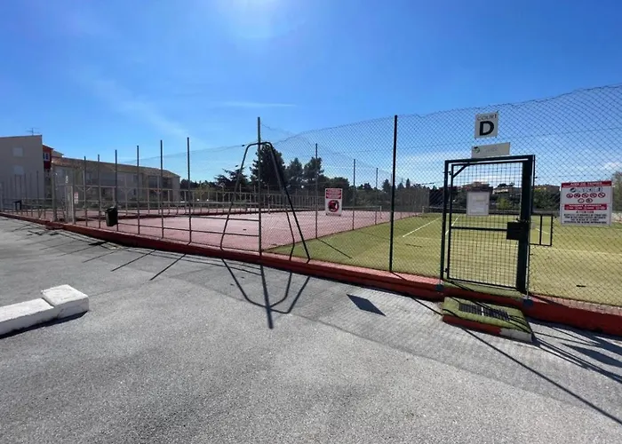 Dans Residence, Piscine Lagon, Tennis Et Aire De Jeux Fréjus
