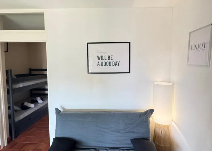 Dans Residence, Piscine Lagon, Tennis Et Aire De Jeux Fréjus